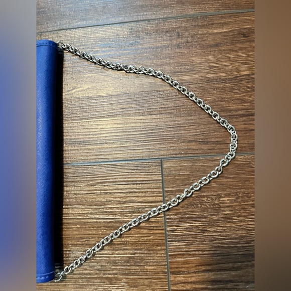 Apt 9 Royal Blue clutch/handbag.  Faux leather. Chain strap, removable. - Picture 3 of 16